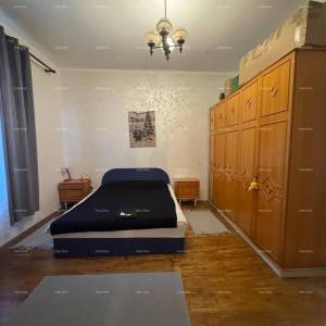 Prodaja kuće u širem dijelu centra s pomoćnom građevinom, Pula!