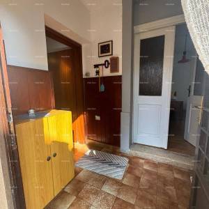 Prodaja kuće u širem dijelu centra s pomoćnom građevinom, Pula!