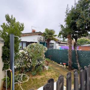 Prodaja kuće, udaljena 50 m od mora, Umag!