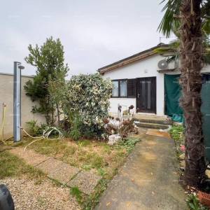 Prodaja kuće, udaljena 50 m od mora, Umag!