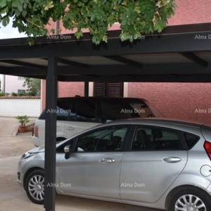 Prodaja lijepe, obiteljske, dupleks kuće s garažom, okolica Poreča!