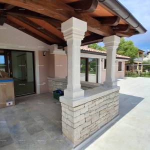 Prodaja - luksuzna kuća na velikoj okućnici s bazenom, wellness sobom i teretanom, blizina Poreča!