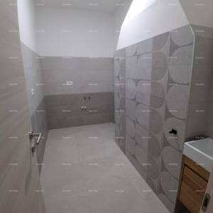 Prodaja - luksuzna kuća na velikoj okućnici s bazenom, wellness sobom i teretanom, blizina Poreča!