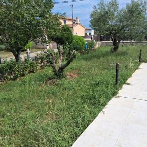 Prodaja - luksuzna kuća na velikoj okućnici s bazenom, wellness sobom i teretanom, blizina Poreča!