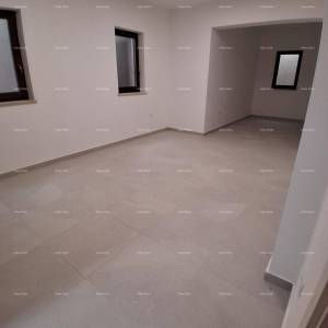 Prodaja - luksuzna kuća na velikoj okućnici s bazenom, wellness sobom i teretanom, blizina Poreča!