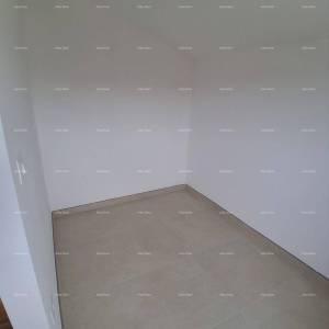 Prodaja - luksuzna kuća na velikoj okućnici s bazenom, wellness sobom i teretanom, blizina Poreča!