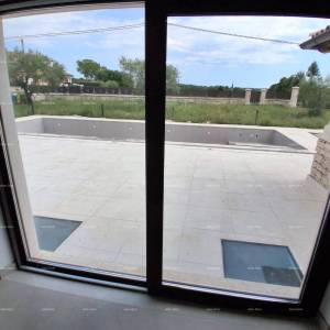 Prodaja - luksuzna kuća na velikoj okućnici s bazenom, wellness sobom i teretanom, blizina Poreča!