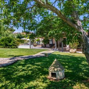 Prodaja - luksuzna vila s bazenom i dodatnim objektom, na prostranoj okućnici, Ližnjan!