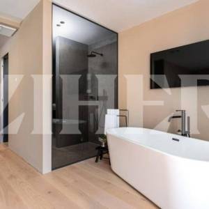 PRODAJA, LUKSUZNA VILA S BAZENOM I S PREKRASNIM POGLEDOM NA MORE