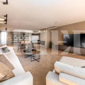 PRODAJA, LUKSUZNA VILA S BAZENOM I S PREKRASNIM POGLEDOM NA MORE