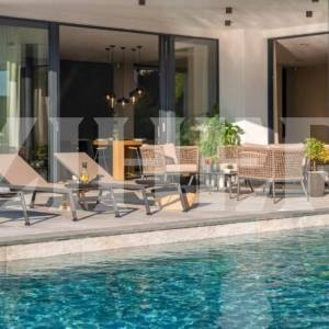 PRODAJA, LUKSUZNA VILA S BAZENOM I S PREKRASNIM POGLEDOM NA MORE