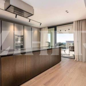 PRODAJA, LUKSUZNA VILA S BAZENOM I S PREKRASNIM POGLEDOM NA MORE