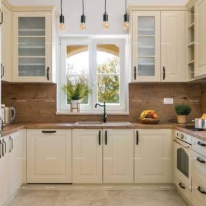 Prodaja - luksuzna vila s bazenom i jacuzzijem na prostranoj okućnici, Marčana!