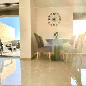 Prodaja luksuznog stana, prvi red do mora, Pješčana uvala!