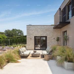 Prodaja moderne vile sa bazenom i wellness-om, okolica Vrsara!