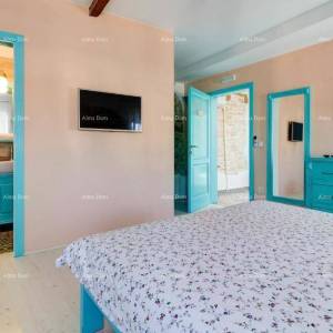 Prodaja- obiteljski hotel u srcu stare jezgre ribarskog grada, Fažana! 100 m od mora!