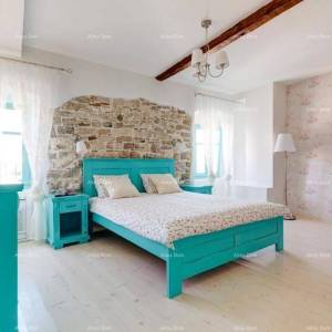 Prodaja- obiteljski hotel u srcu stare jezgre ribarskog grada, Fažana! 100 m od mora!