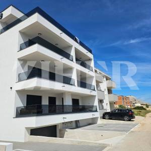 PRODAJA, PAG, PENTHOUSE 70 M2 + TERASA 75 M2 + PM, PREKRASAN POGLED