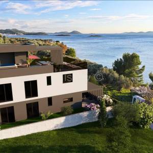 Prodaja, Pakoštane kuća 293 m2, terasa, prvi red do mora