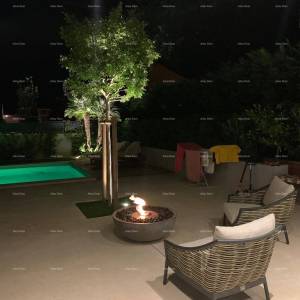 Prodaja - Prekrasna, moderna vila s bazenom - smart home, Fažana! Pogled na more!