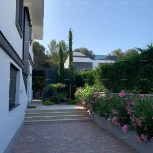 Prodaja - Prekrasna, moderna vila s bazenom - smart home, Fažana! Pogled na more!