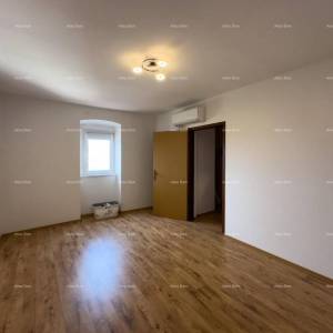 Prodaja renovirane kuće s pogledom na more, Medulin!