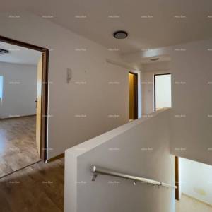 Prodaja renovirane kuće s pogledom na more, Medulin!