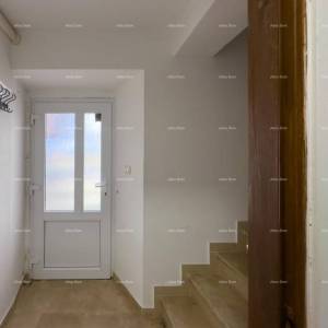 Prodaja renovirane kuće s pogledom na more, Medulin!