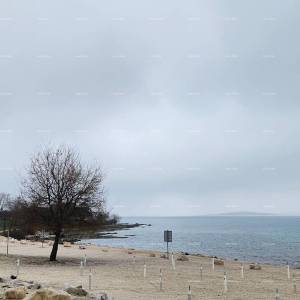 Prodaja  samostojeće kuće u Medulinu, 150m do plaže. Pošesi.