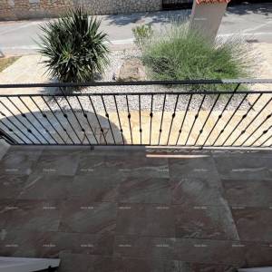 Prodaja  samostojeće kuće u Medulinu, 150m do plaže. Pošesi.