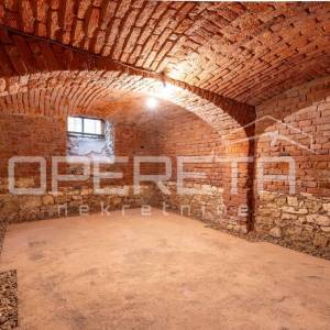 Prodaja, Stan, Centar, Centar, 1s, 228m2