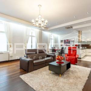 Prodaja, Stan, Centar, Centar, 1s, 228m2