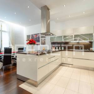 Prodaja, Stan, Centar, Centar, 1s, 228m2