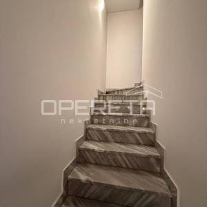 Prodaja, Stan, Centar, Centar, 4s, 231m2