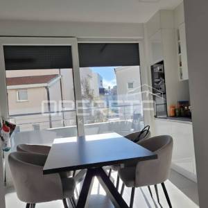 Split, Mejaši – dvosoban stan s velikim balkonom i garažom