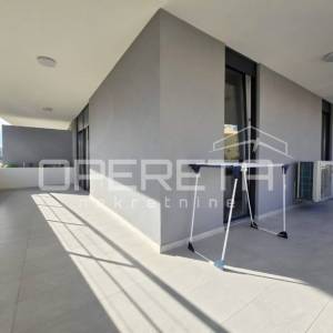 Split, Mejaši – dvosoban stan s velikim balkonom i garažom