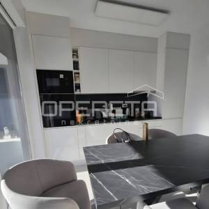 Split, Mejaši – dvosoban stan s velikim balkonom i garažom