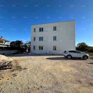 Prodaja stana, Poreč. Kompletno namješten