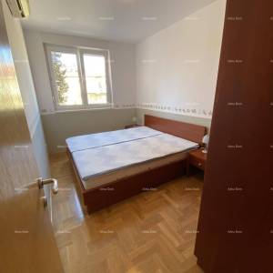 Prodaja stana s parkirnim mjestom na odličnoj lokaciji, 50 m od mora i plaža, Novigrad!