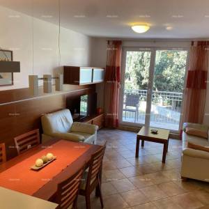 Prodaja stana s parkirnim mjestom na odličnoj lokaciji, 50 m od mora i plaža, Novigrad!