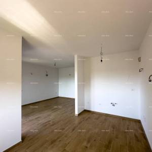 Prodaja stana s vrtom i parkirim mjestom, novogradnja, Brtonigla!