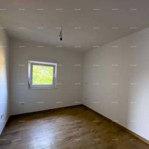 Prodaja stana s vrtom i parkirim mjestom, novogradnja, Brtonigla!