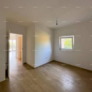 Prodaja stana s vrtom i parkirim mjestom, novogradnja, Brtonigla!