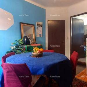 Prodaja stana u centru stare jezgre, Novigrad!