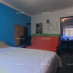 Prodaja stana u centru stare jezgre, Novigrad!