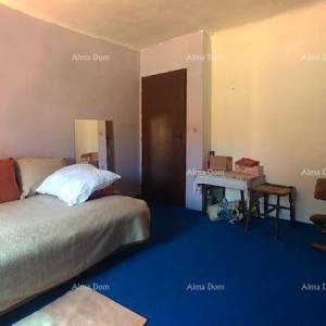 Prodaja stana u centru stare jezgre, Novigrad!