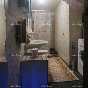 Prodaja stana u centru stare jezgre, Novigrad!