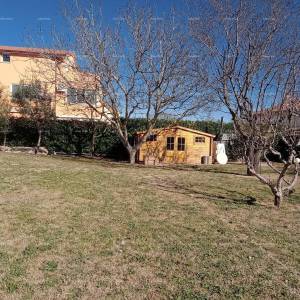 Prodaja velike stambene kuće, pogodne za investiciju, Medulin!