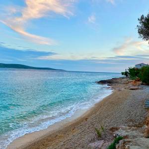 Prodaja,dvosoban stan u blizini plaže,Hvar