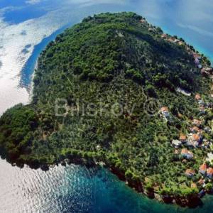 Prodaja,Preko,Otok Ošljak,kuća 87m2 prvi red do mora.